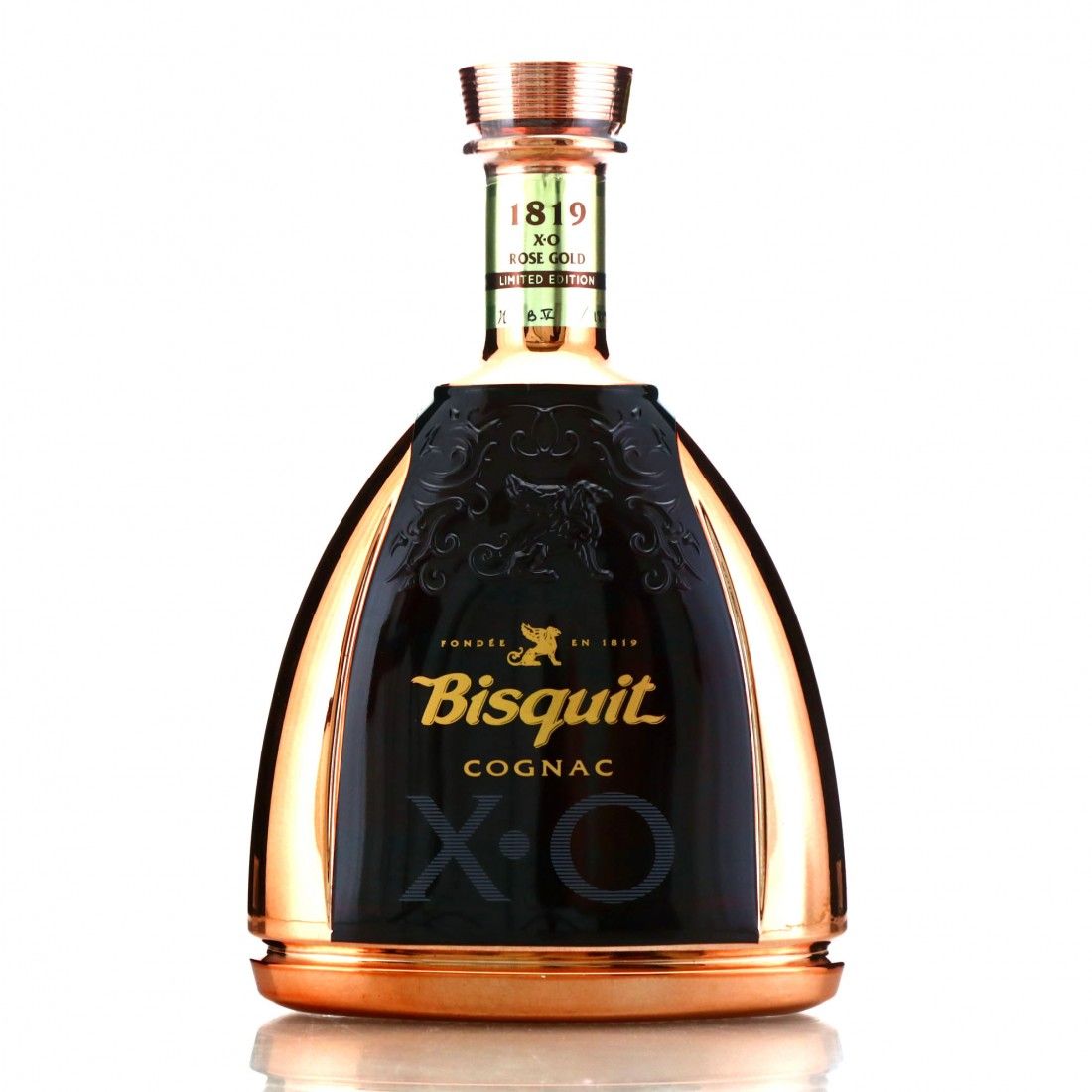 U zavq bilan sordi Chiroyli kokrakli xitoylik ayolni sikishmoqda.